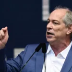 Ciro Gomes gera controvérsia ao criticar senadora Janaína Farias, desencadeando debates sobre machismo na política. Disputas internas no PT para eleições municipais em Fortaleza também aquecem. Ciro Gomes. (Foto: Reprodução)