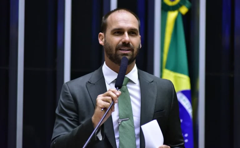 Eduardo Bolsonaro (PL-RJ), deputado federal que está sendo processado por policiais. Reprodução