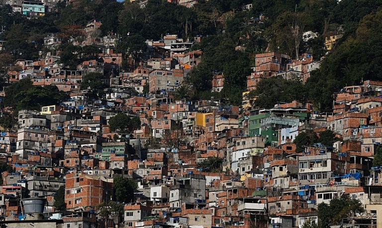 Comando Vermelho cresce mais do que milícias no Rio de Janeiro