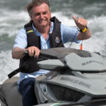 O ex-presidente Jair Bolsonaro em jets ski. Foto: reprodução