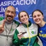 Com Mariana Pistoia, esgrima brasileira chega a três vagas em Paris