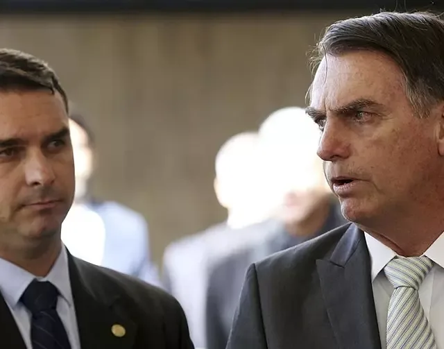 Flávio e Jair Bolsonaro. Foto: reprodução