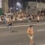 Briga entre torcedores do Corinthians e do Flamengo. (Foto: Reprodução)