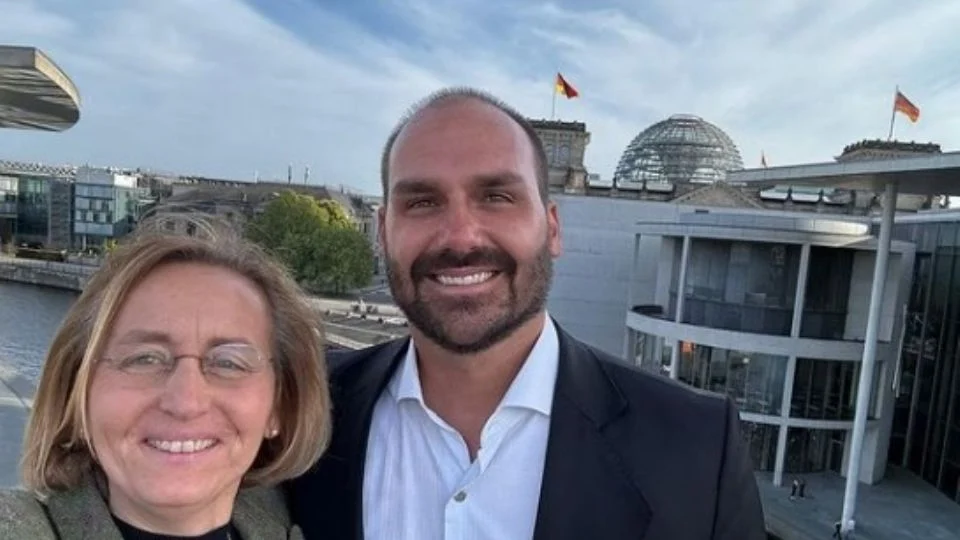 Eduardo Bolsonaro com neta de ministro de Hitler - Foto: Reprodução