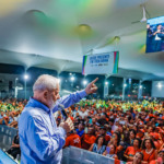 Lula discursa durante evento em Teixeira de Freitas (BA). Foto: Ricardo Stuckert