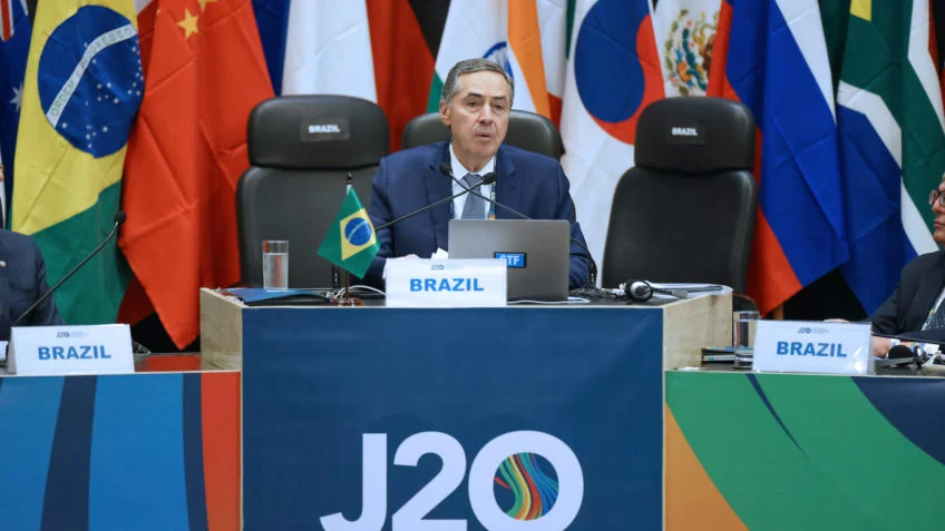 Ministro Barroso na reunião do J20