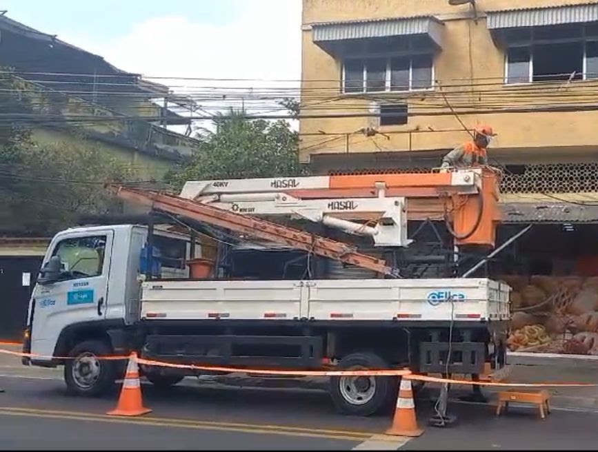 Light encontra ‘gato’ de luz em padaria na Baixada Fluminense