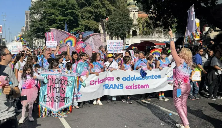 Bloco das crianças trans na Parada LGBT de 2024. Foto: Reprodução