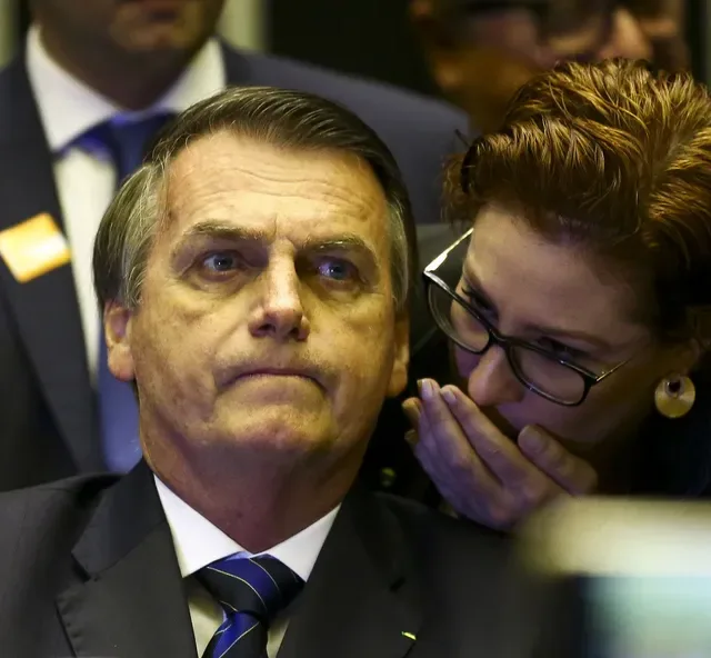 O ex-presidente Jair Bolsonaro e a deputada federal Carla Zambelli (PL-SP). Foto: Foto: Marcelo Camargo/Agência Brasil