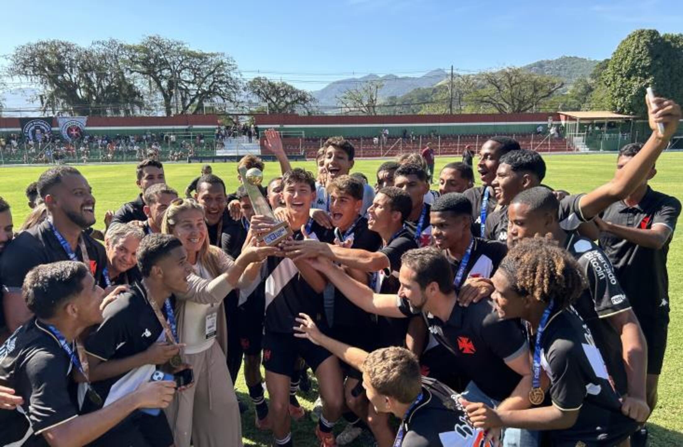 Vasco empata com o Fluminense em 1 a 1, mas é o campeão da Copa Rio Sub-15. (Crédito: FERJ)