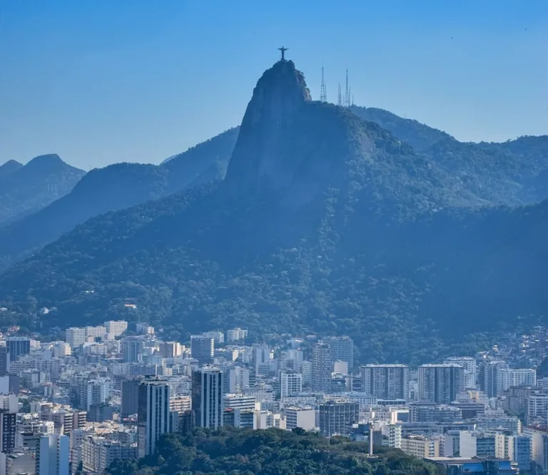 Previsão do tempo indica chuva e queda de temperatura no Rio