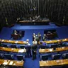 Senadores discutem a PEC das Praias em sessão no Senado Federal