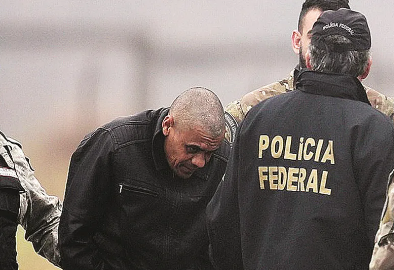 Polícia Federal encerra investigações sobre o atentado a Jair Bolsonaro, confirmando Adélio Bispo como único responsável.