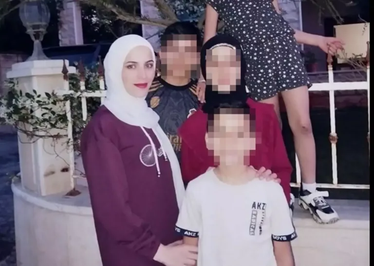 Fátima Boussani ao lado dos filhos. Foto: Reprodução