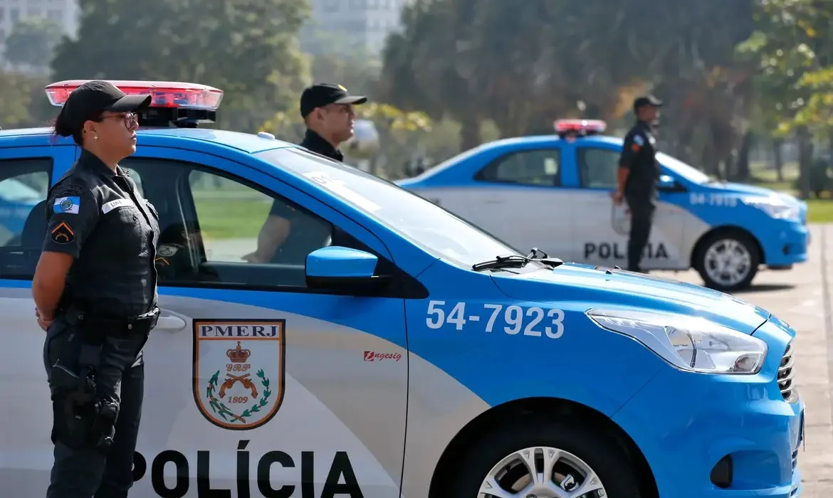 Justiça do RJ elimina exames ginecológicos para candidatas no concurso da Polícia Militar.