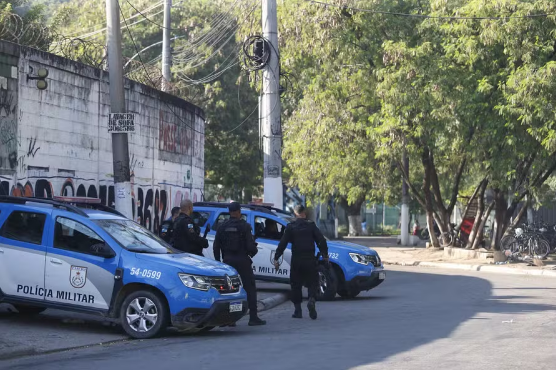 Polícia Militar em operação no Complexo da Maré, Zona Norte do Rio de Janeiro.