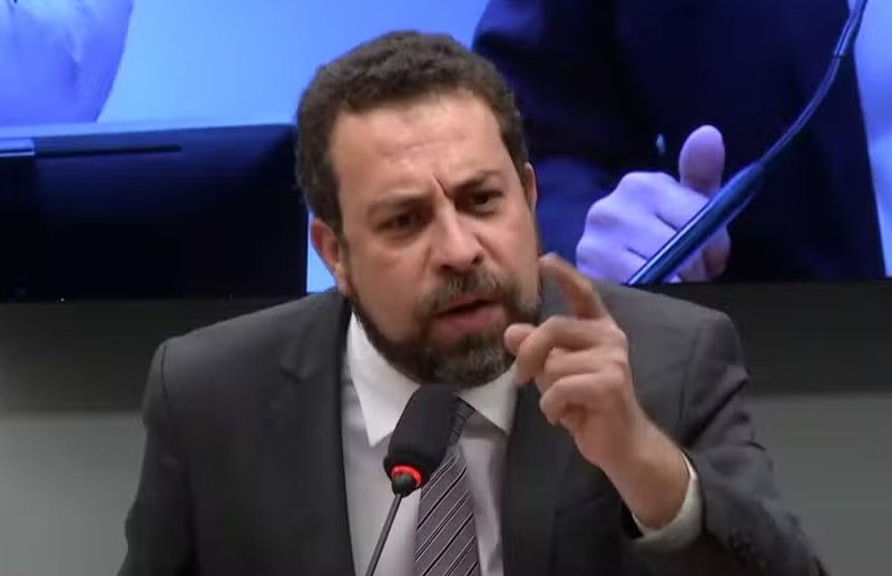 Guilherme Boulos e Pablo Marçal trocam acusações acaloradas durante sessão na Câmara dos Deputados