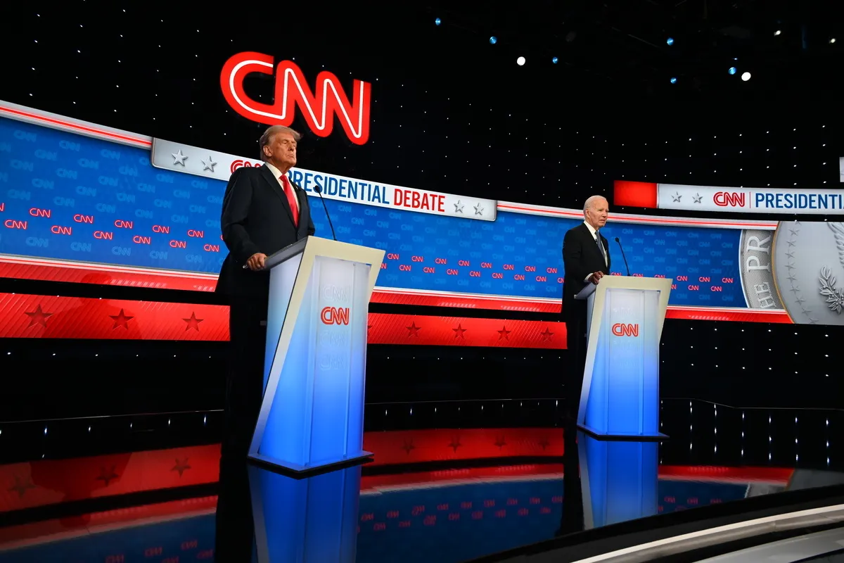 Presidente dos Estados Unidos, Joe Biden, realiza debate eleitoral com Donald Trump, seu antecessor e adversário na corrida, em Atlanta, Geórgia, em 27 de junho de 2024 [Kyle Mazza/Agência Anadolu]