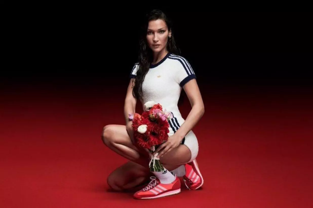 A peça publicitária removida pela presença de Bella Hadid. Foto: reprodução