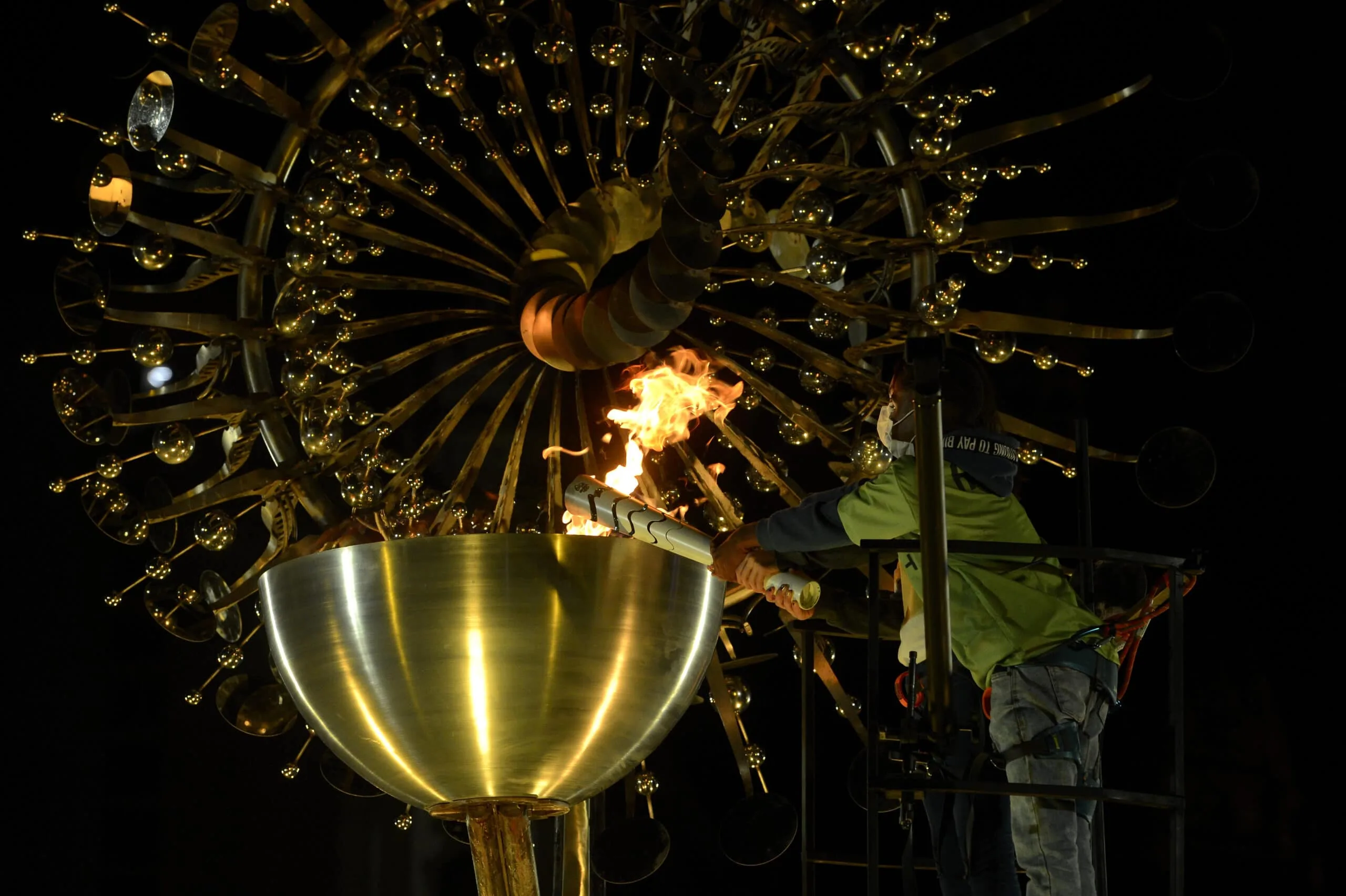 Pira olímpica Rio 2016 é acesa na Candelária, região central da cidade - Foto: Tomaz Silva/Agência Brasil
