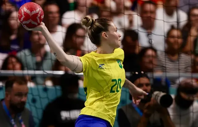 Brasil vence a Espanha na estreia do handebol feminino. FOTO: Gaspar Nóbrega/COB