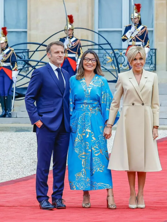 Janja da Silva recebida por Emmanuel e Brigitte Macron na abertura das Olimpíadas de Paris 2024.
