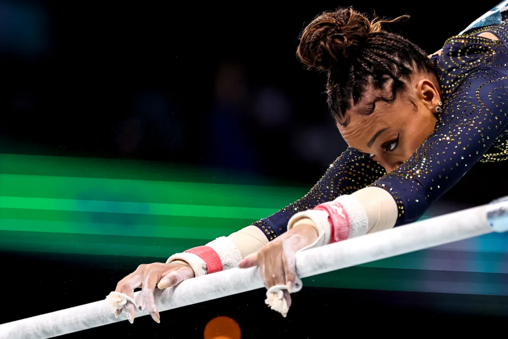 O Brasil conquistou a medalha de bronze. Na foto, a ginasta Lorrane Oliveira. FOTO: Miriam Jeske/COB
