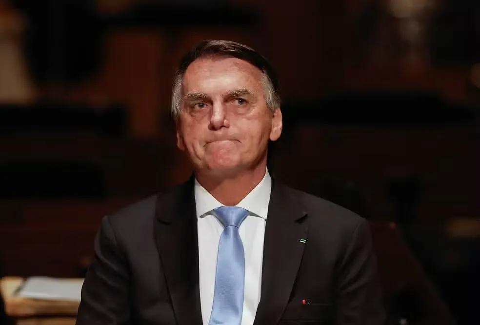 Assessor de Bolsonaro detalha movimentação de joias e envelopes em depoimento à PF | Diário Carioca