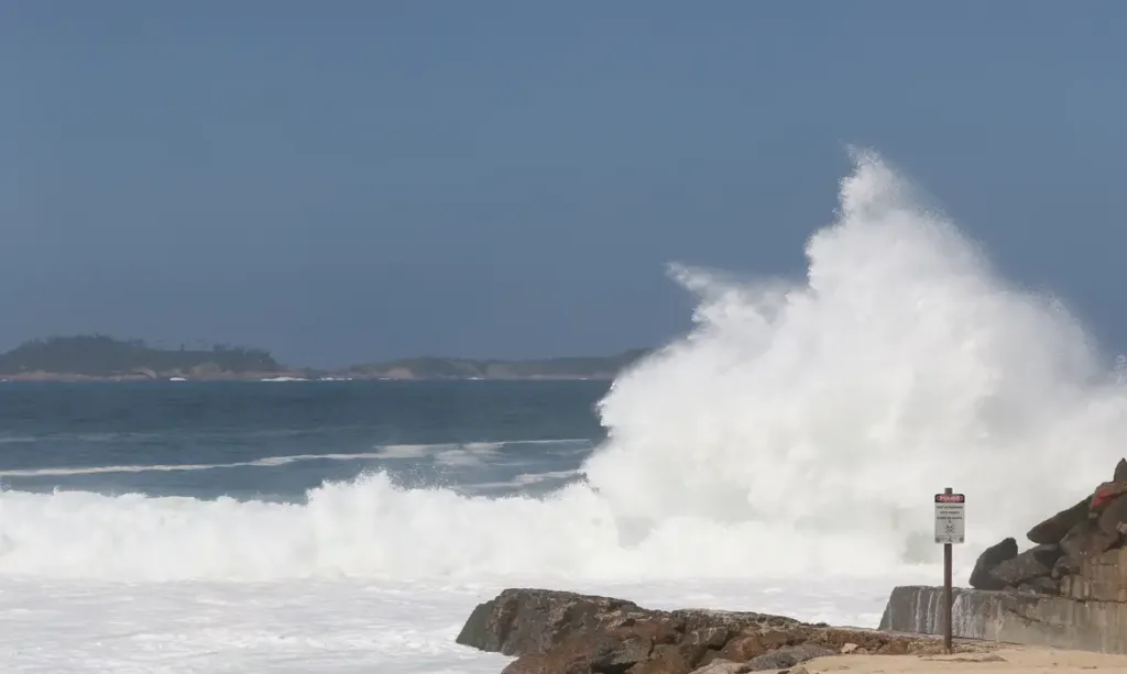 Marinha emite aviso de ressaca no Rio de Janeiro