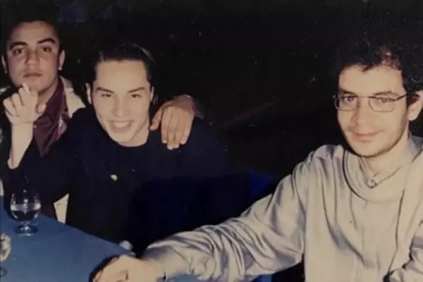 Maurício e Renato Russo anos antes da morte do vocalista do Legião Urbana. Foto: Reprodução