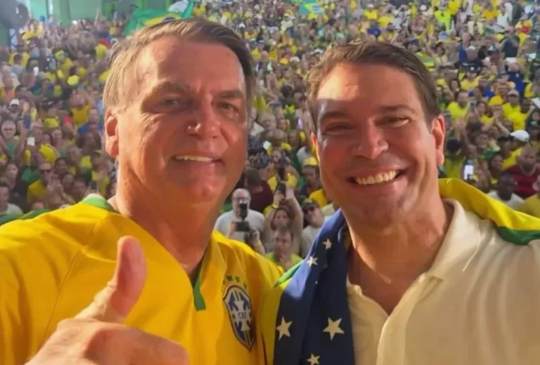 O ex-presidente Jair Bolsonaro e o ex-diretor da Abin Alexandre Ramagem. Foto: Reprodução