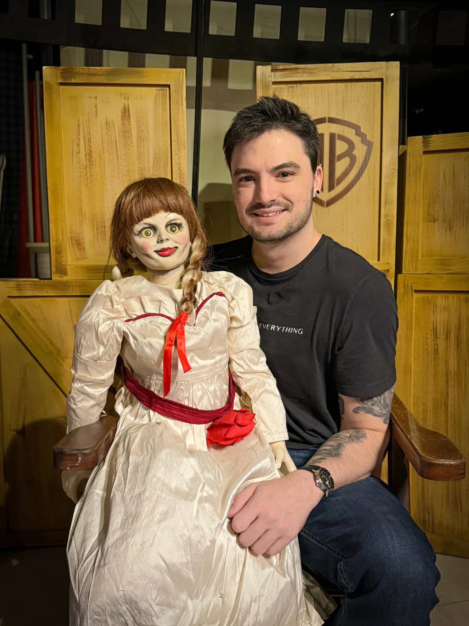 Boneca original do filme Annabelle pega fogo no Rio | Diário Carioca