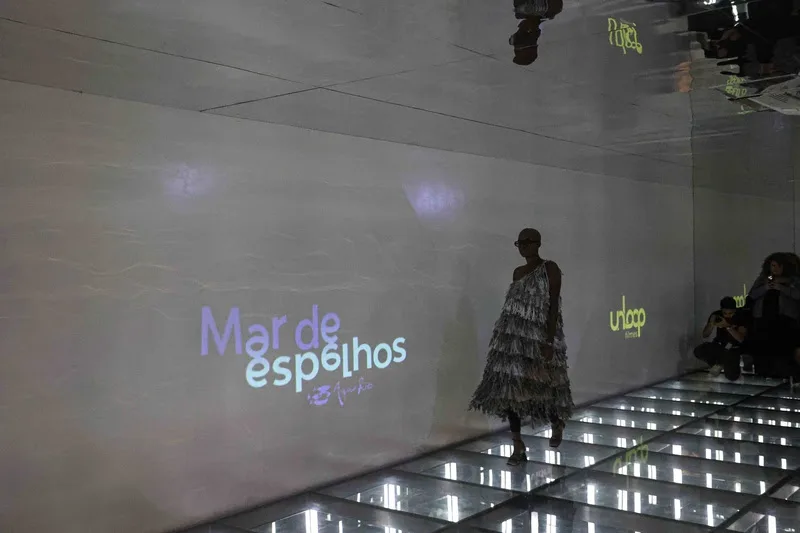 AquaRio celebra um ano do "Mar de Espelhos" com novo espaço instagramável e desfile de moda sustentável