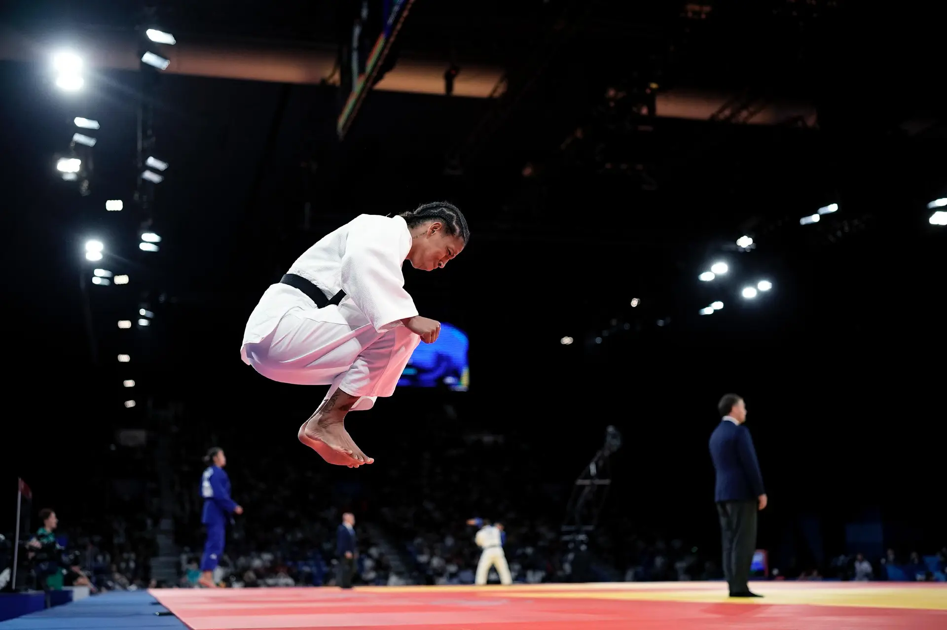 Rafaela Silva vai à semifinal e judô brasileiro se garante em mais uma disputa de medalhas em Paris