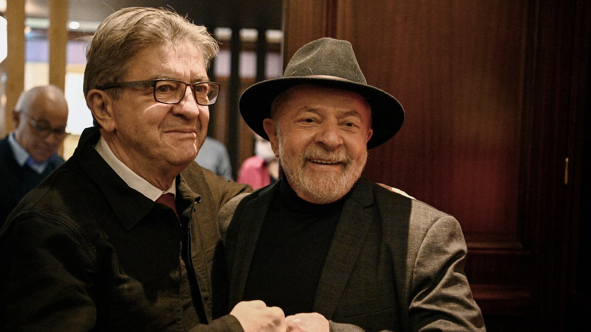 Jean-Luc Mélenchon e o amigo Lula - Foto: Reprodução X Via @joaopaulodopt