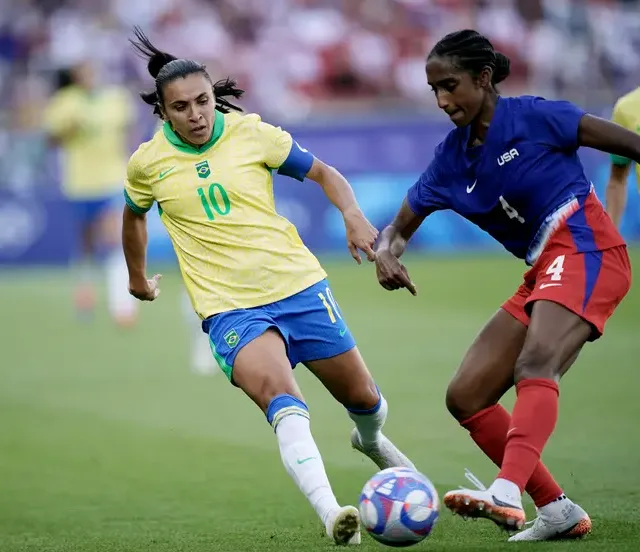 Brasil fica com a medalha de prata no futebol feminino. Foto: Alexandre Loureiro/COB