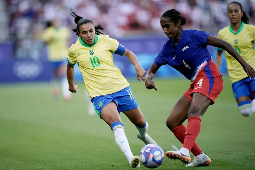 Brasil fica com a medalha de prata no futebol feminino. Foto: Alexandre Loureiro/COB