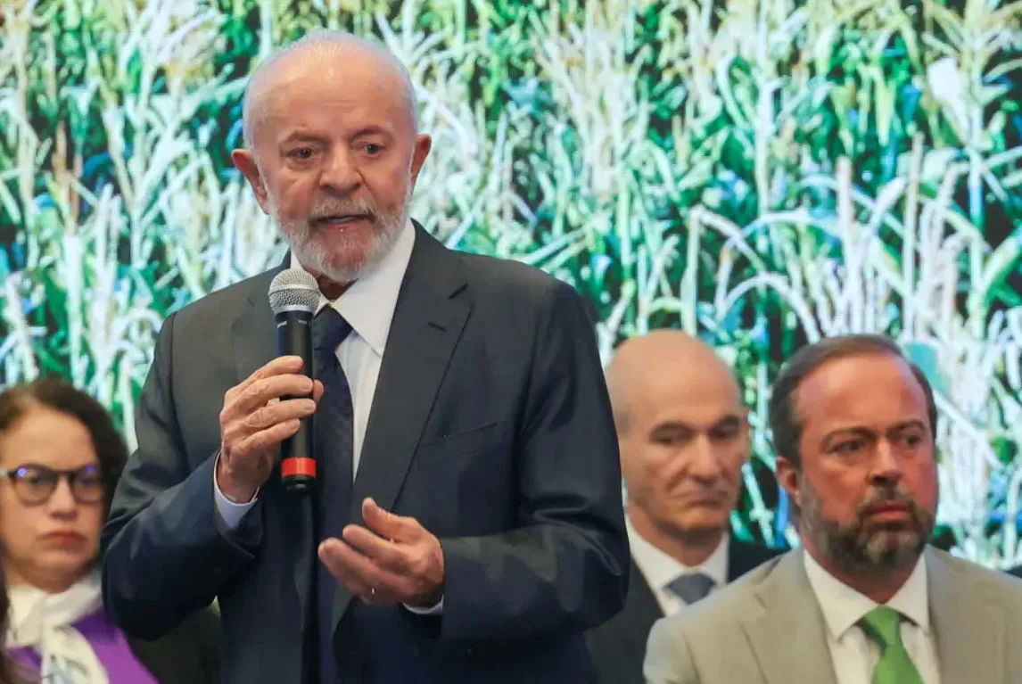 Lula e Alexandre Silveira na cerimônia que apresentou o projeto. Foto: Fábio Rodrigues-Pozzebom / Agência Brasil