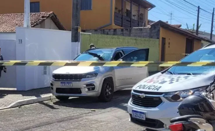 Carro do advogado Leonardo Bonafé após o atentado