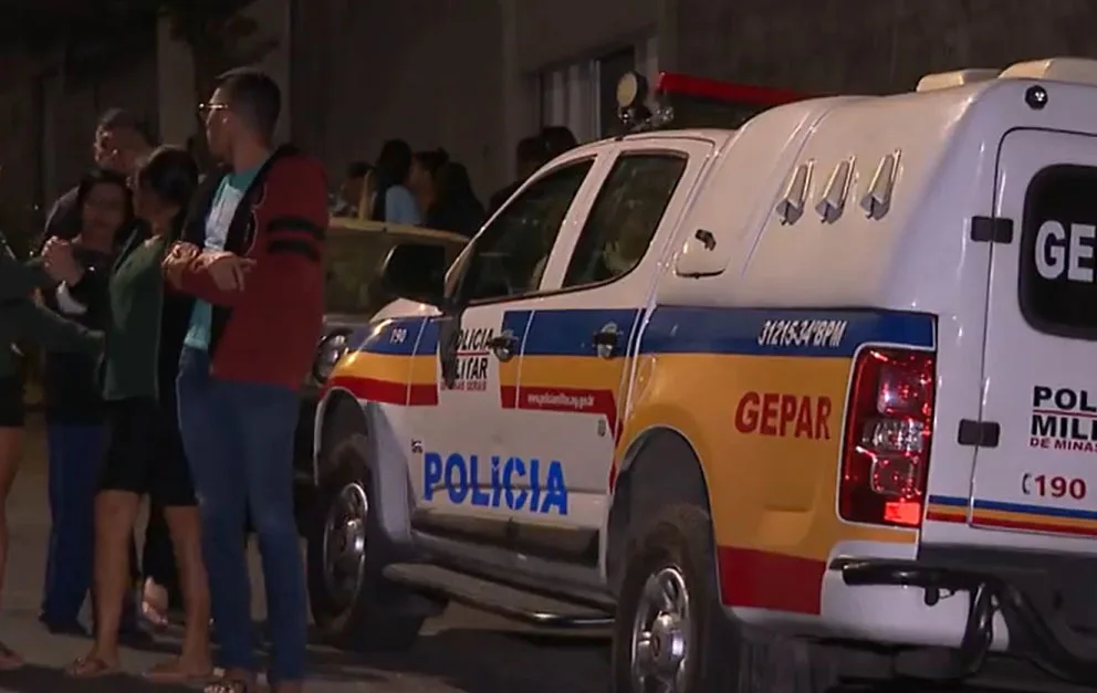 Polícia Militar durante ocorrência noturna