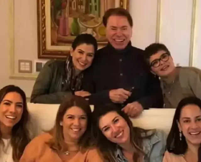 Silvio Santos e suas seis filhas — Foto: Instagram