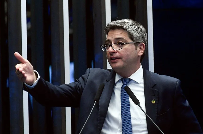 Carlos Portinho, do PL do Rio de Janeiro, assumiu o mandato em 2020, com a morte do titular, Arolde de Oliveira Geraldo Magela/Agência Senado