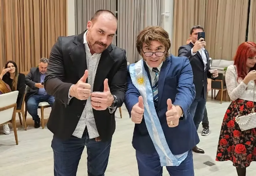 Eduardo Bolsonaro e o candidato Ademar Rodrigues Meireles, o Milei de Floripa - Foto: Reprodução