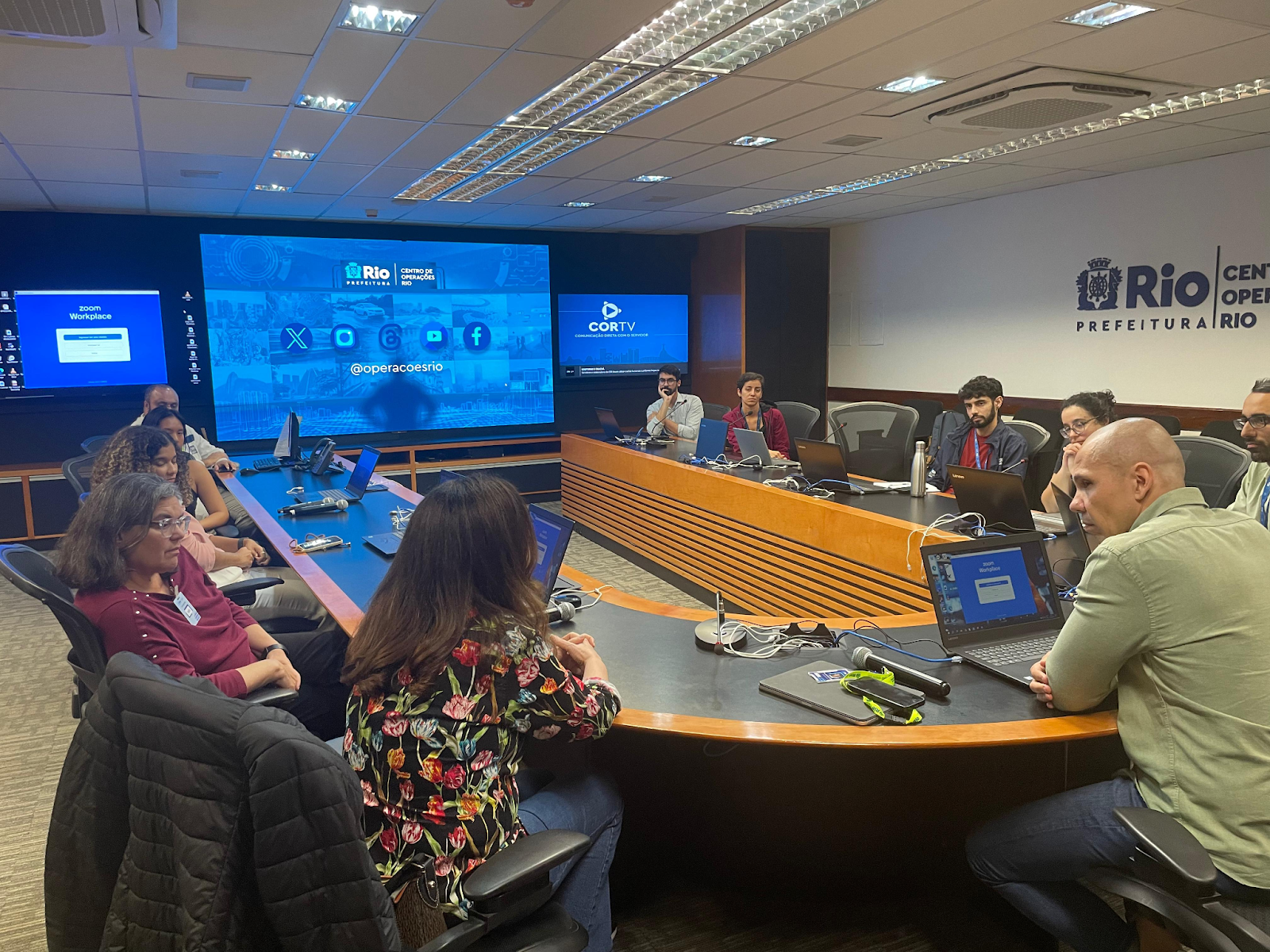 Parceria entre Columbia e cidade do Rio. Reunião aconteceu no Centro de Operações Rio (COR)