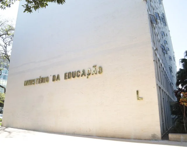 MEC nega abertura de novos cursos de Medicina, impactando a formação de médicos em várias regiões do Brasil. - Foto: Angelo Miguel/ MEC