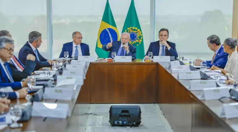 Lula reúne seus ministros, e os presidentes do STF, Luis Roberto Barrroso, Câmara dos Deputados, Arthur Lira e do Senado Rodrigo Pacheco. Foto: Ricardo Stuckert