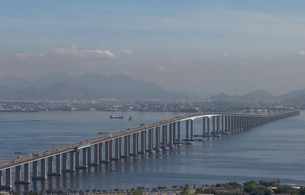 Ponte Rio-Niterói - Foto: Diego Baravelli - Wikimedia Commons