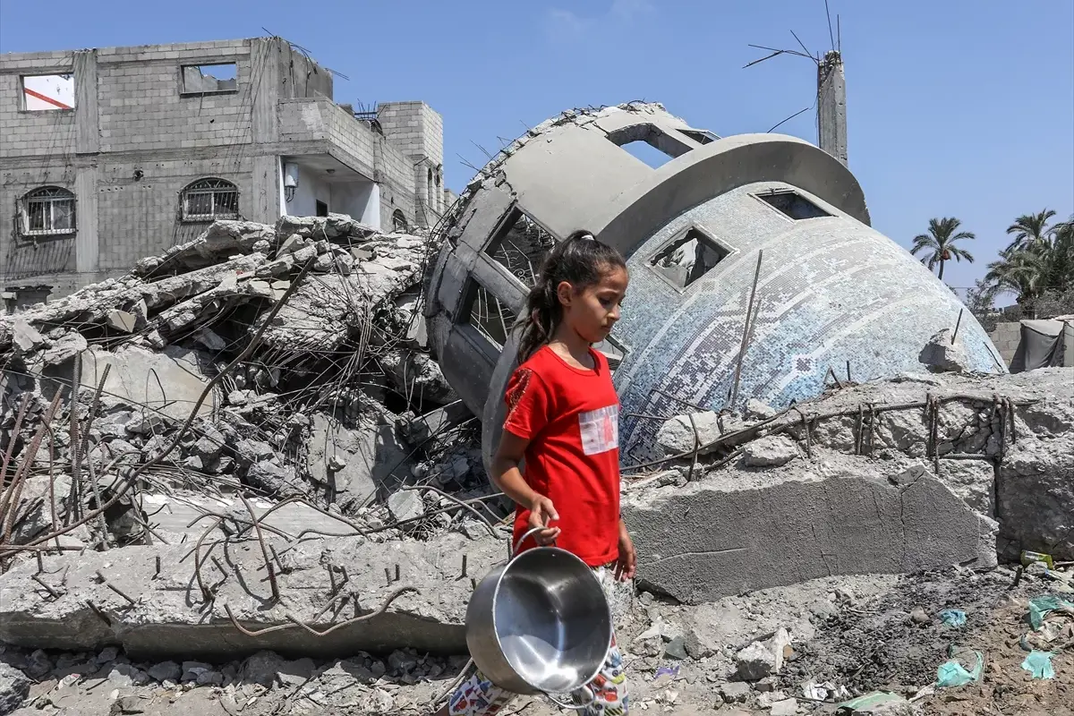 Mesquita destruída por ataques israelenses na Cidade de Gaza, em 8 de setembro de 2024 [Abed Rahim Khatib/Agência Anadolu]