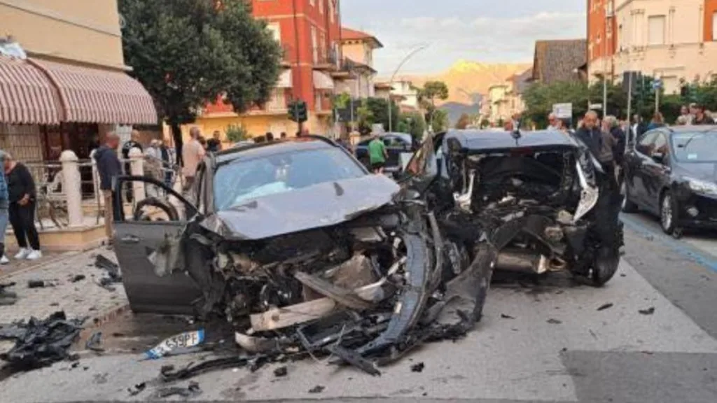 Brasileira passa sinal vermelho, atropela sete e mata duas na Itália