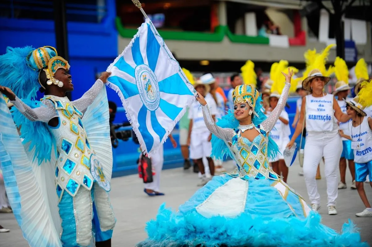 Escolas de samba mirins são homenageadas no RJ